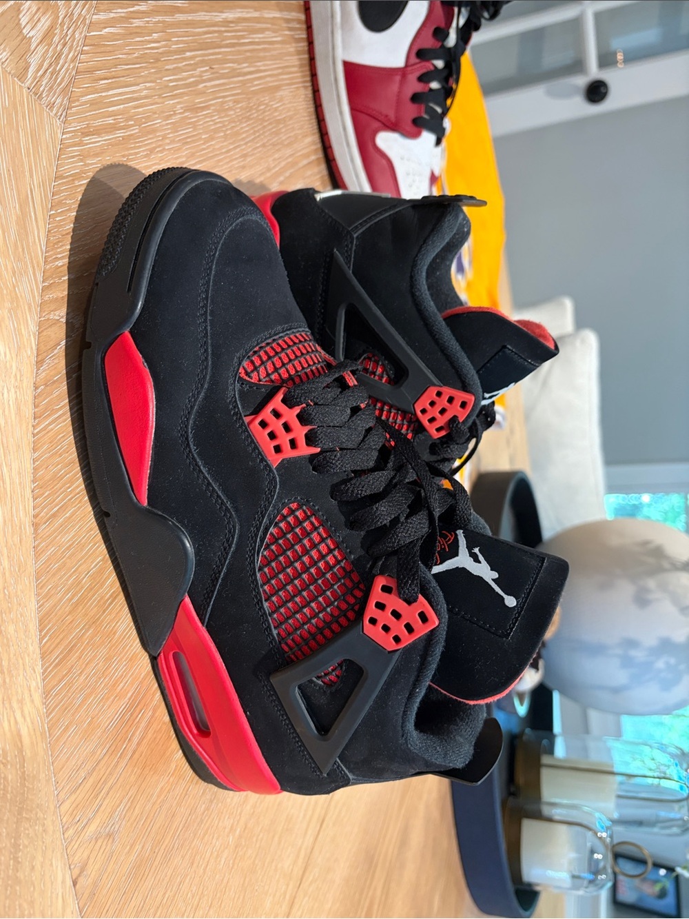 Jordan Retro Black/Red Men’s Sneakers